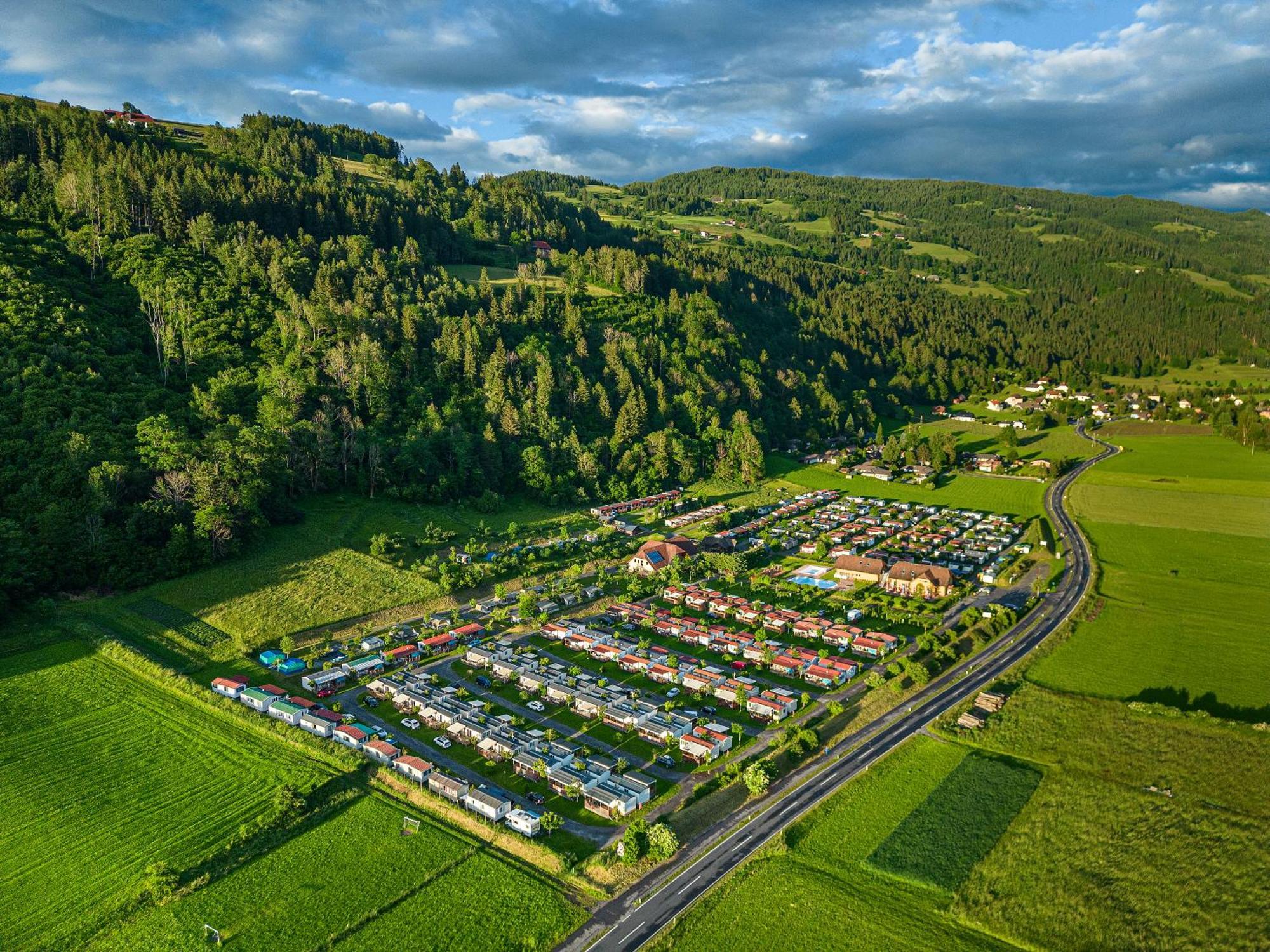 Albatross Mobile Homes On Camping Bella Austria Sankt Peter am Kammersberg Extérieur photo